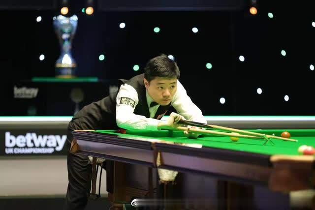 也显现了他 也显现了他