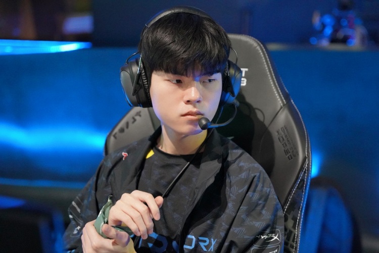 他从中学时 他从中学时